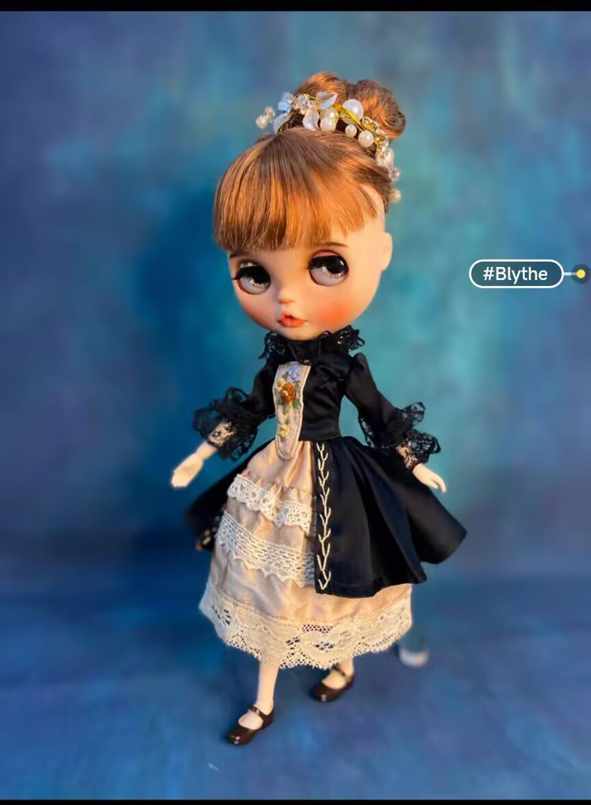 Vintage Fashion Doll - 1 Stück Antikes Retro Blythe/Aloudou Seidenkleid